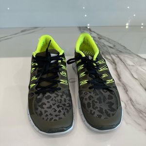 Nike men’s free run 5.0 green men’s size 11